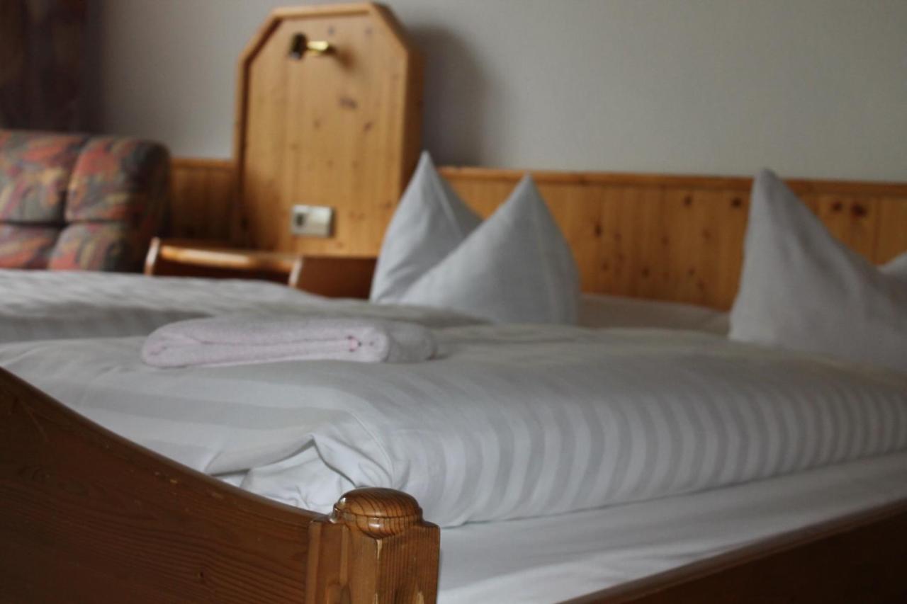 Hotel Waldfrieden Elsterberg ภายนอก รูปภาพ